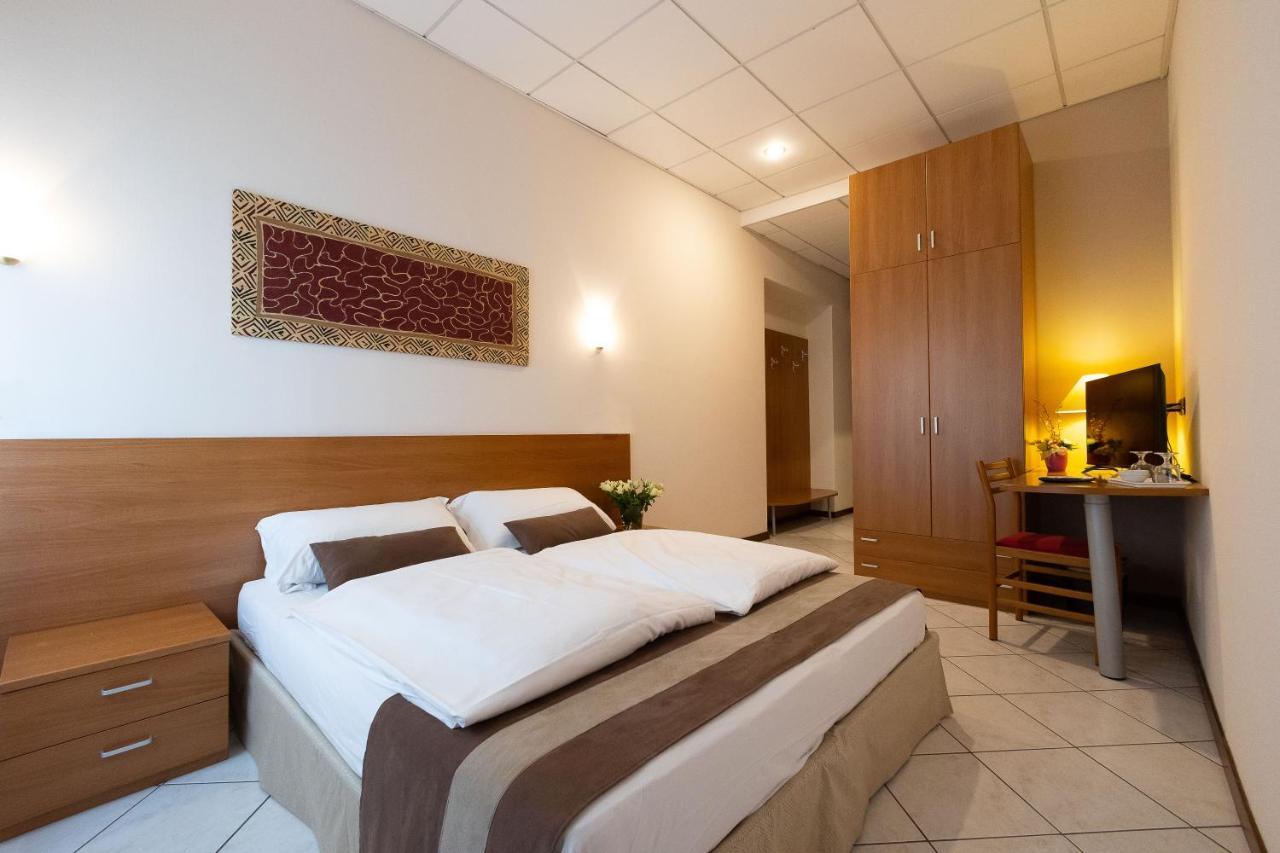 La Mimosa Lazise Hotel Buitenkant foto