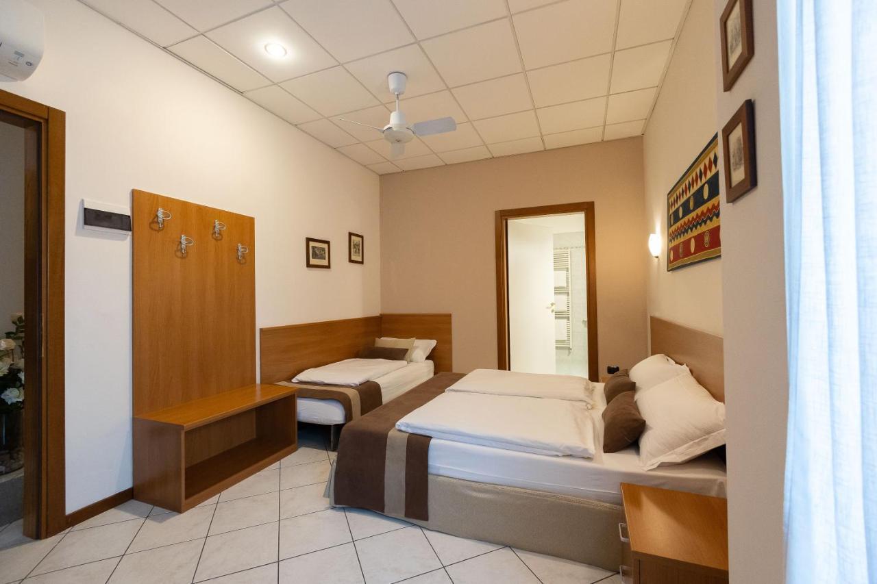 La Mimosa Lazise Hotel Buitenkant foto