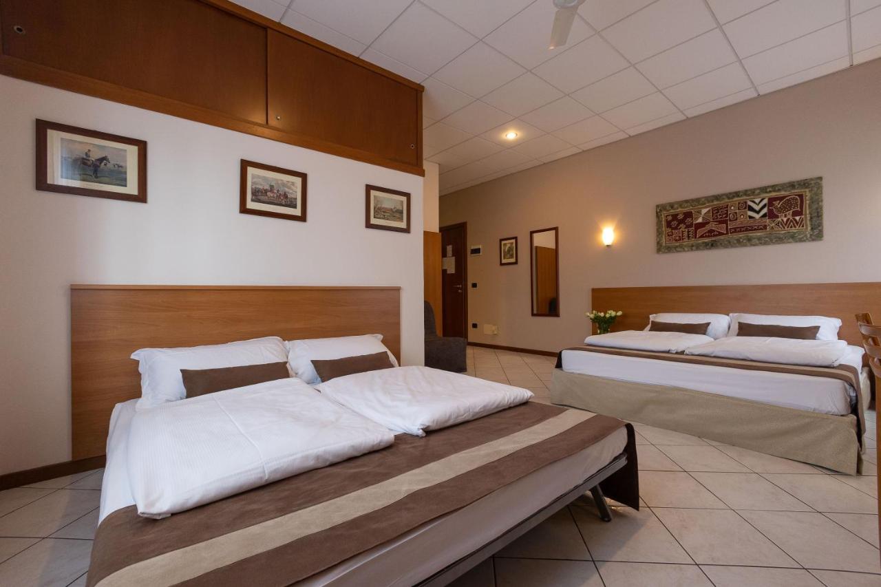 La Mimosa Lazise Hotel Buitenkant foto