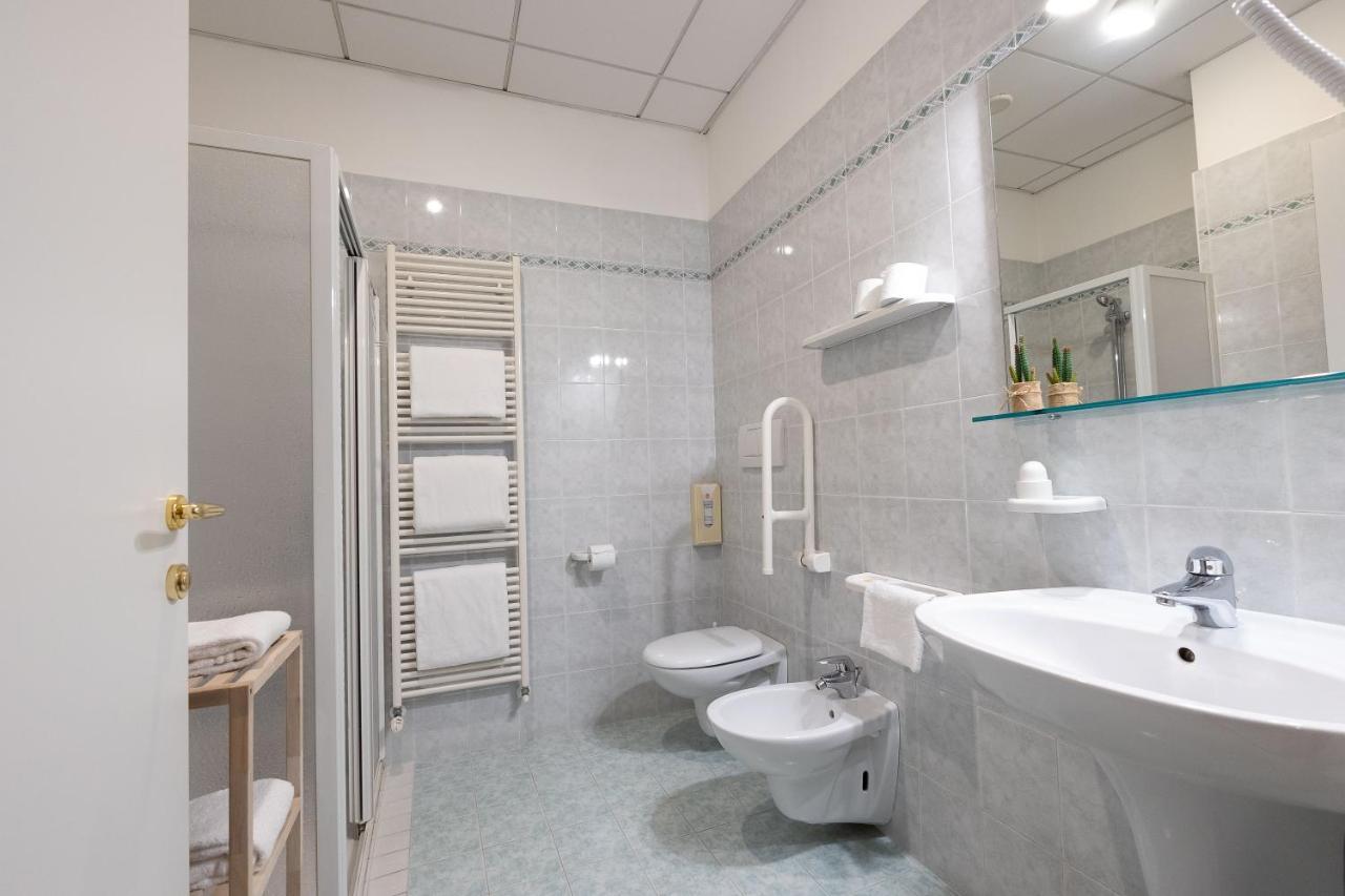 La Mimosa Lazise Hotel Buitenkant foto