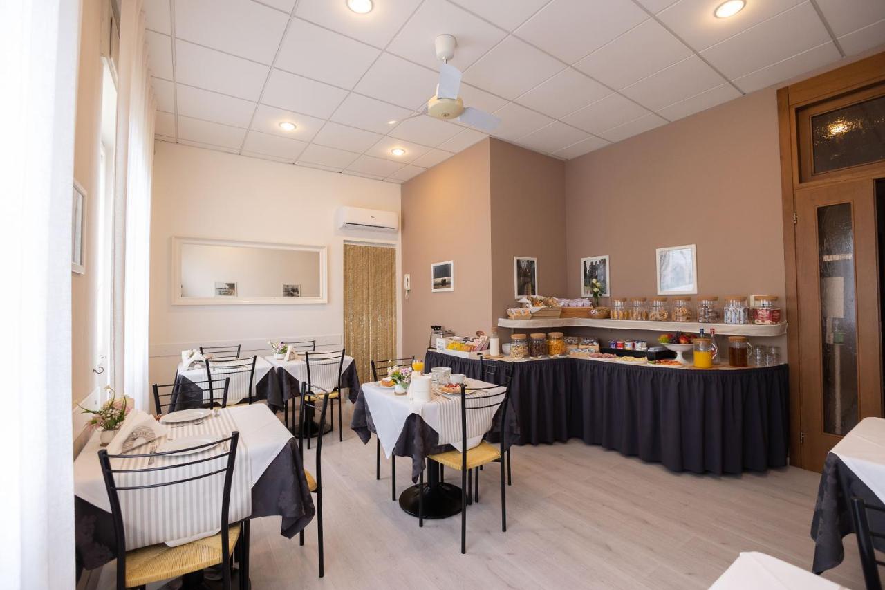 La Mimosa Lazise Hotel Buitenkant foto