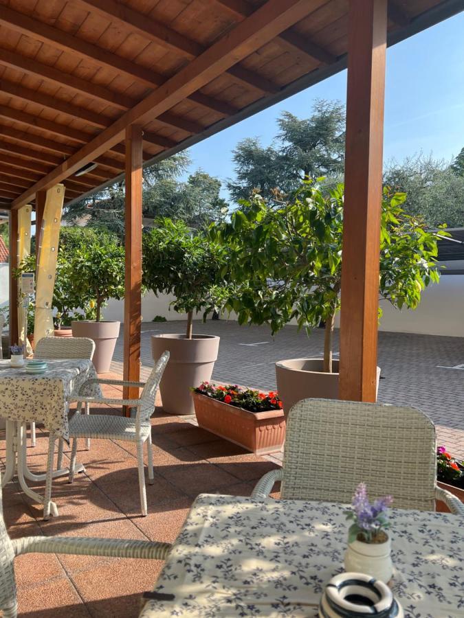La Mimosa Lazise Hotel Buitenkant foto