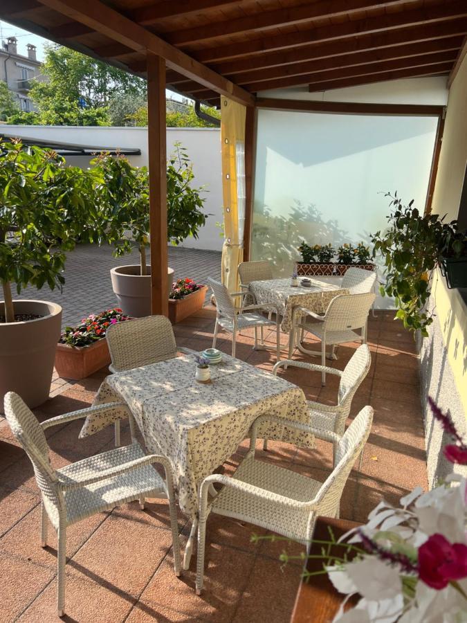 La Mimosa Lazise Hotel Buitenkant foto